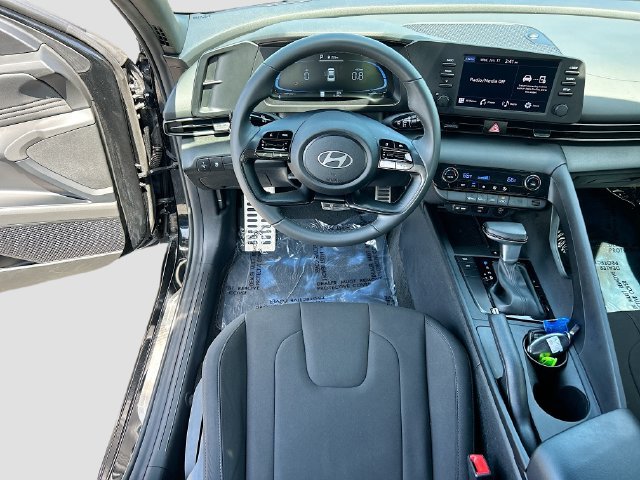 Used 2025 Hyundai Elantra Sport FWD image 14