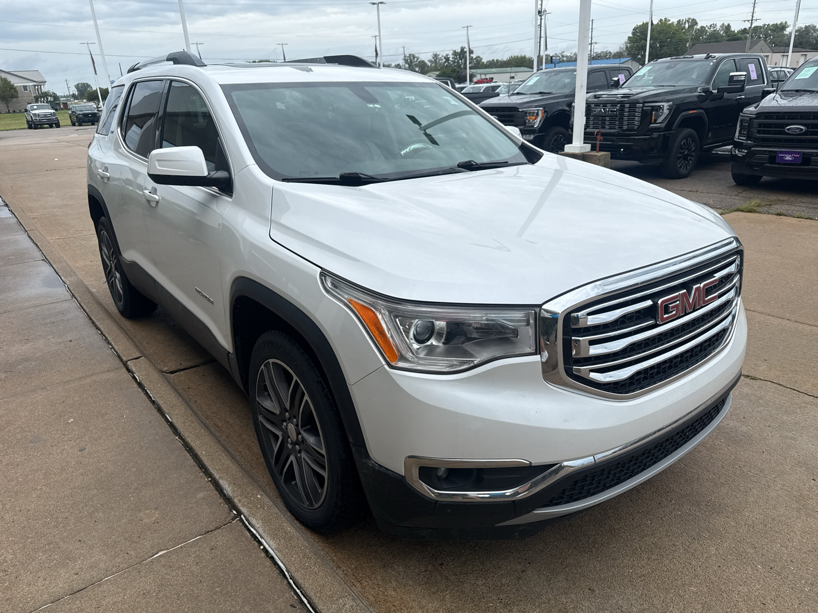 Used 2019 GMC Acadia SLT FWD image 4