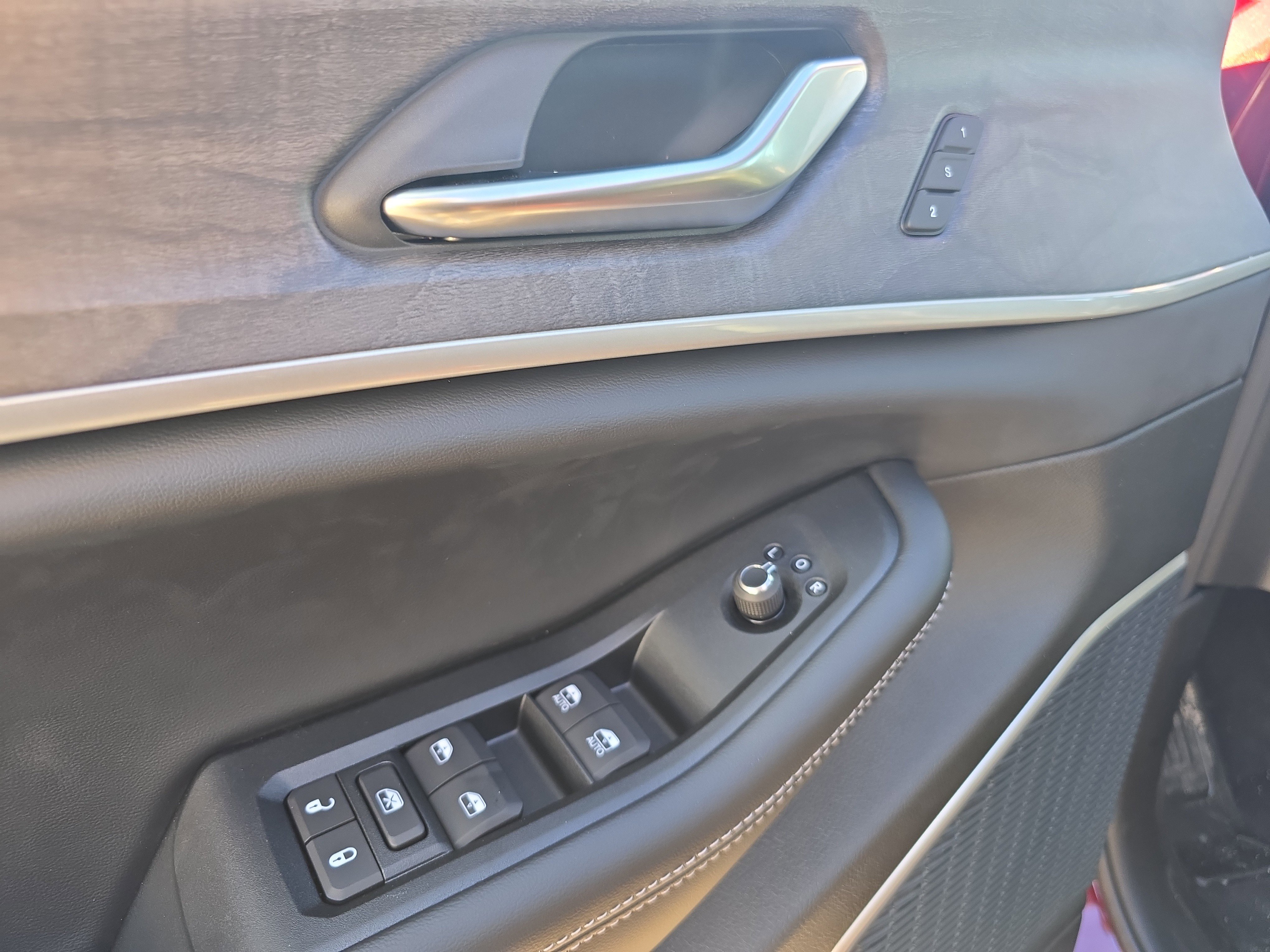 New 2025 Jeep Grand Cherokee Limited image 17