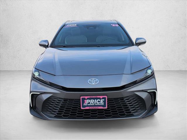 Used 2025 Toyota Camry SE video 2