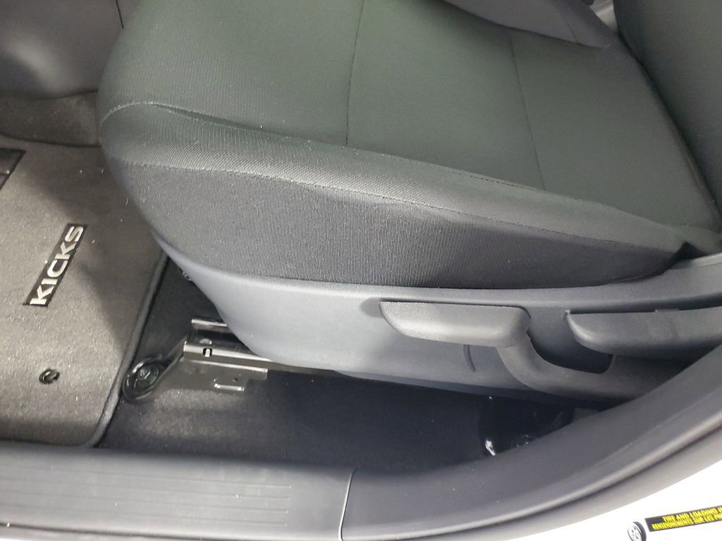 Used 2025 Nissan Kicks Play S FWD image 29