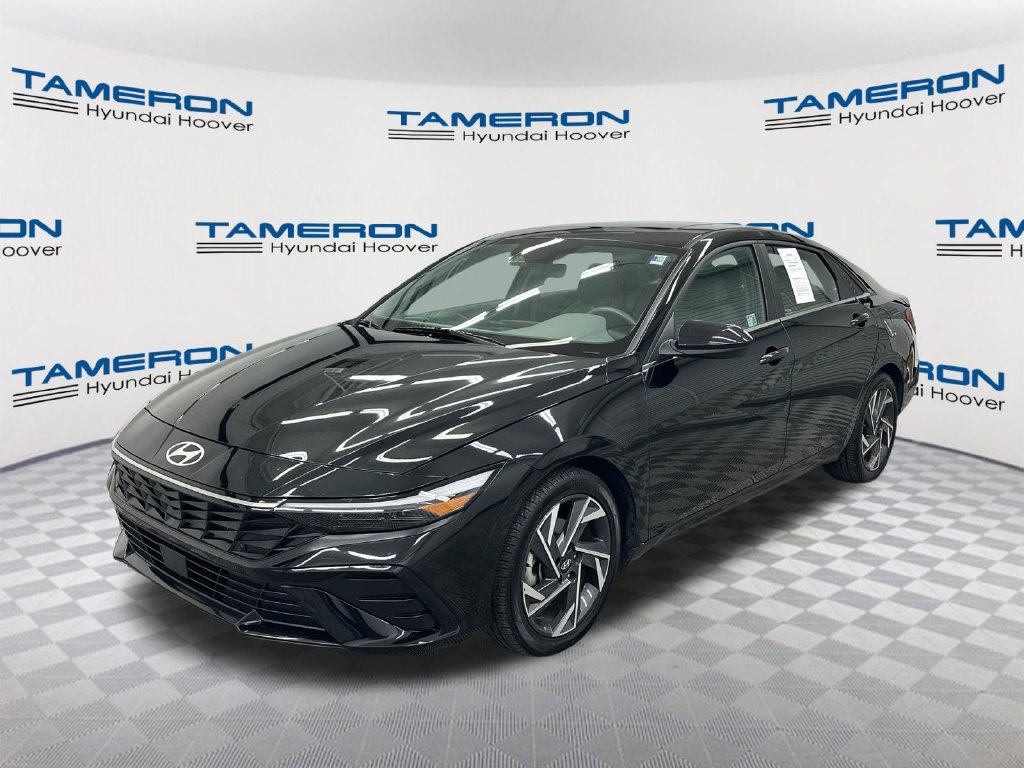 Used 2025 Hyundai Elantra SEL FWD image 1