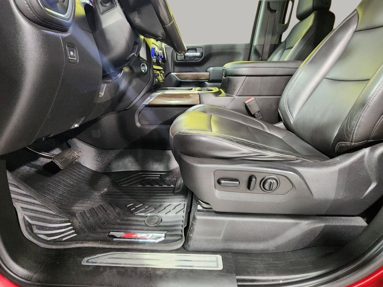 Used 2020 Chevrolet Silverado 1500 LT Trail Boss AWD/4WD image 15