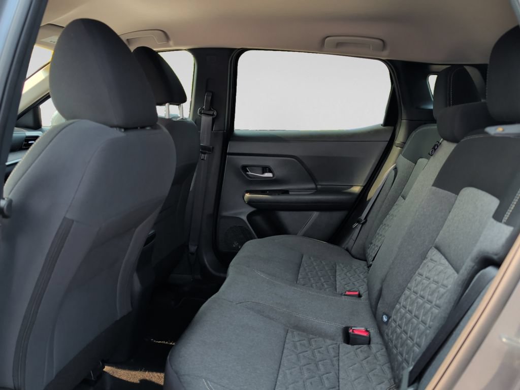 Used 2025 Nissan Kicks SV FWD image 18