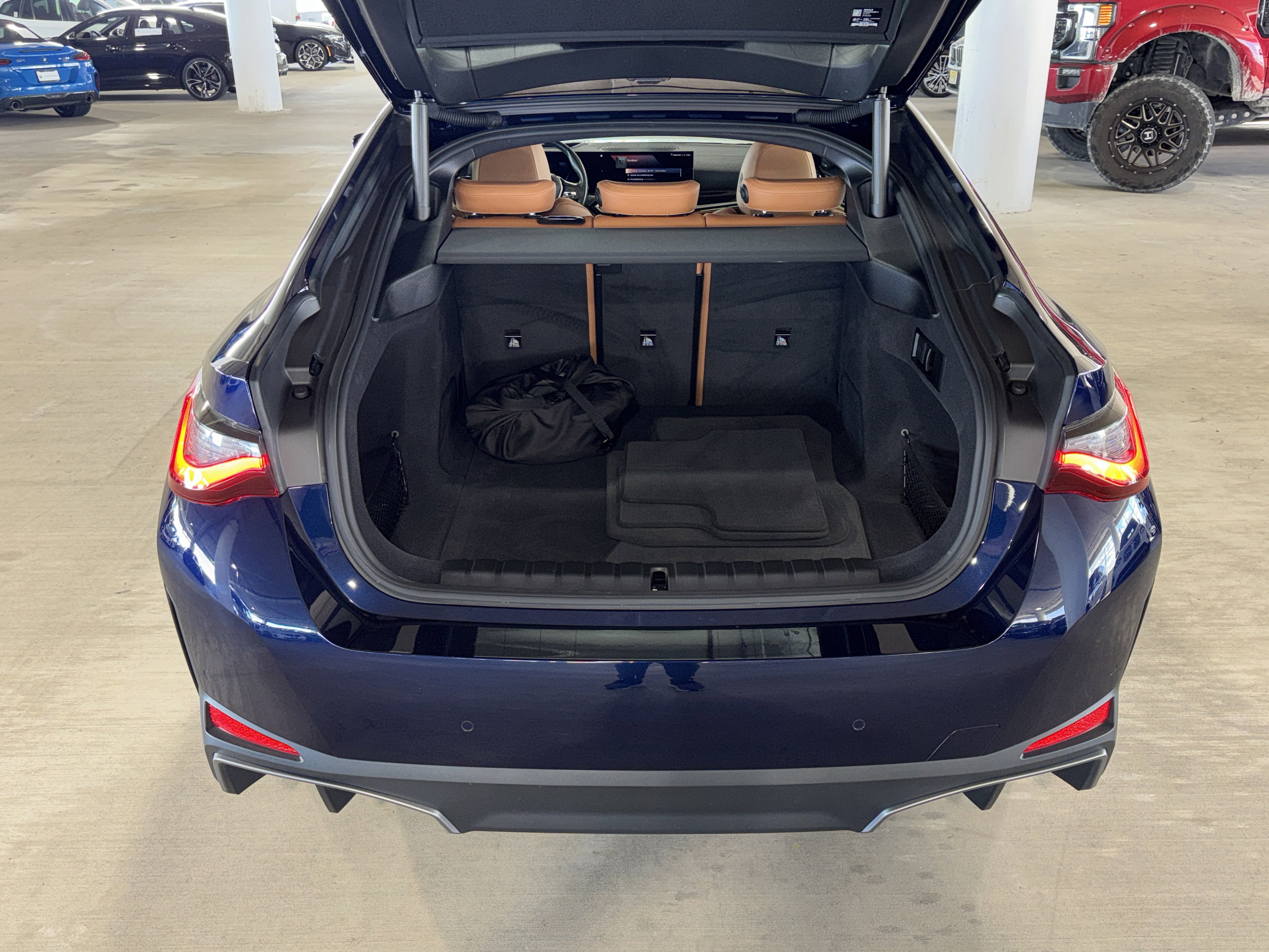 Used 2023 BMW i4 eDrive35 image 13
