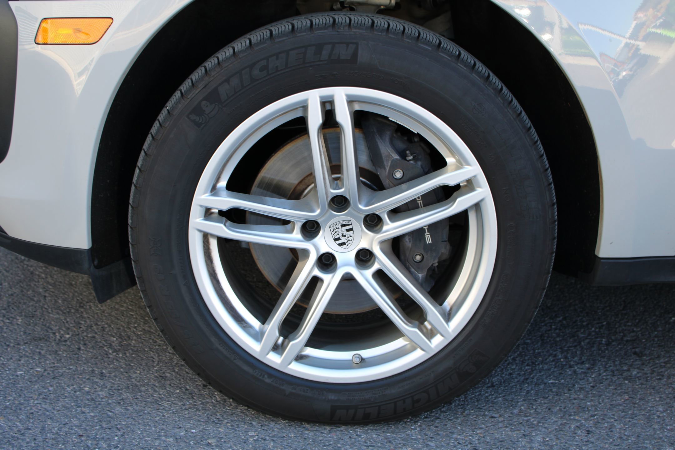 Certified 2023 Porsche Macan image 29