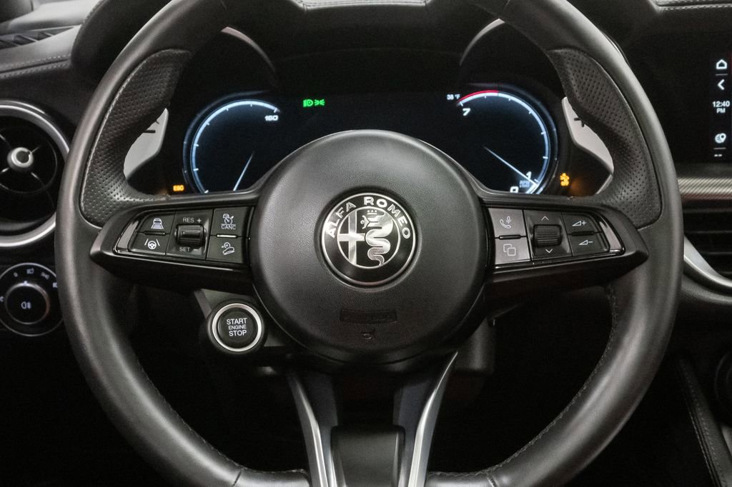 Used 2024 Alfa Romeo Stelvio Veloce image 14