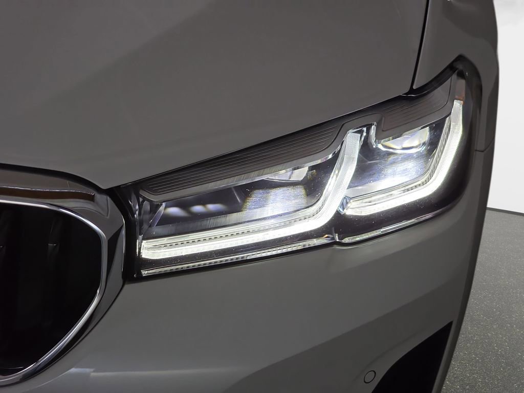 Certified 2022 BMW 530i xDrive w/ Convenience Package AWD/4WD image 30