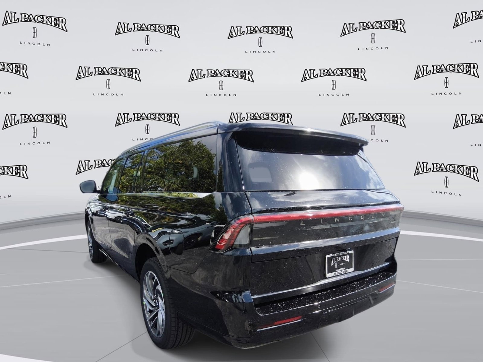 New 2026 Lincoln Navigator L Reserve AWD/4WD image 3