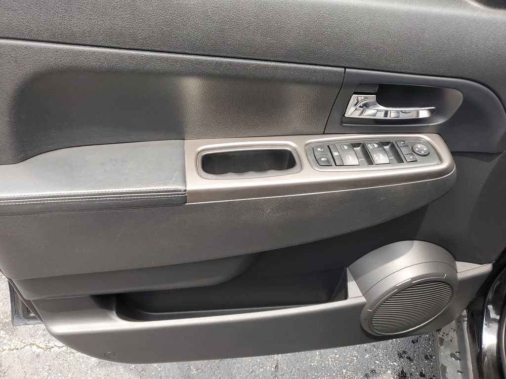 Used 2012 Jeep Liberty Limited Jet w/ Comfort/Convenience Group AWD/4WD image 19
