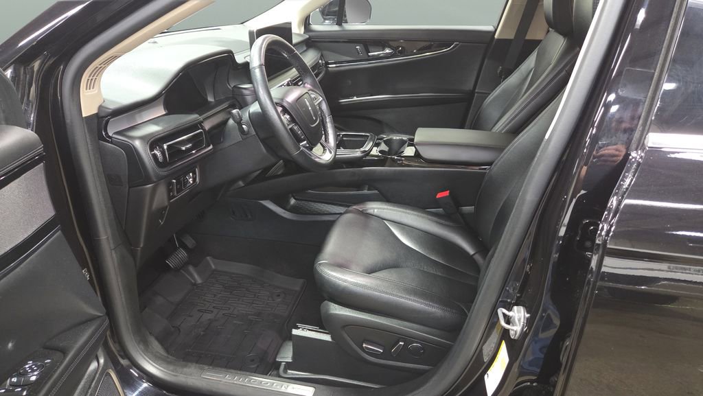 Used 2023 Lincoln Nautilus AWD image 10