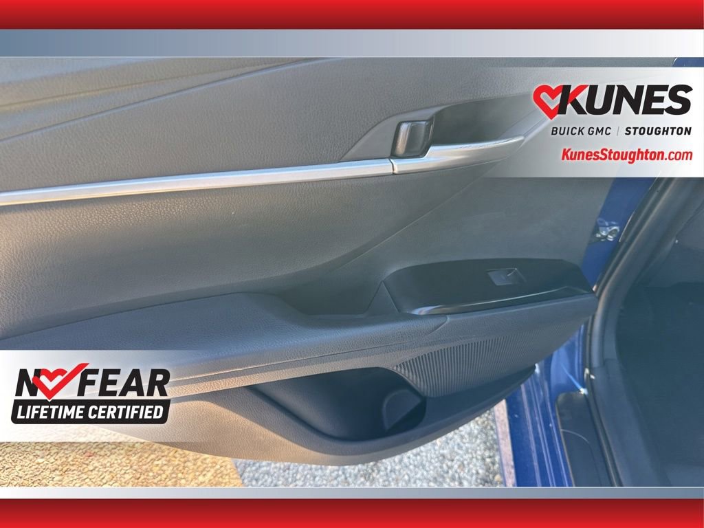 Used 2025 Toyota Camry LE FWD image 33