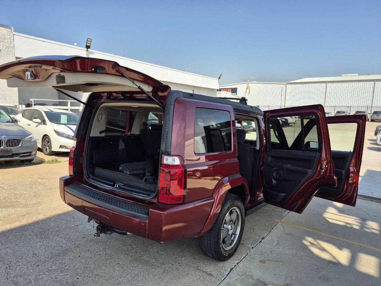 Used 2008 Jeep Commander Sport image 11