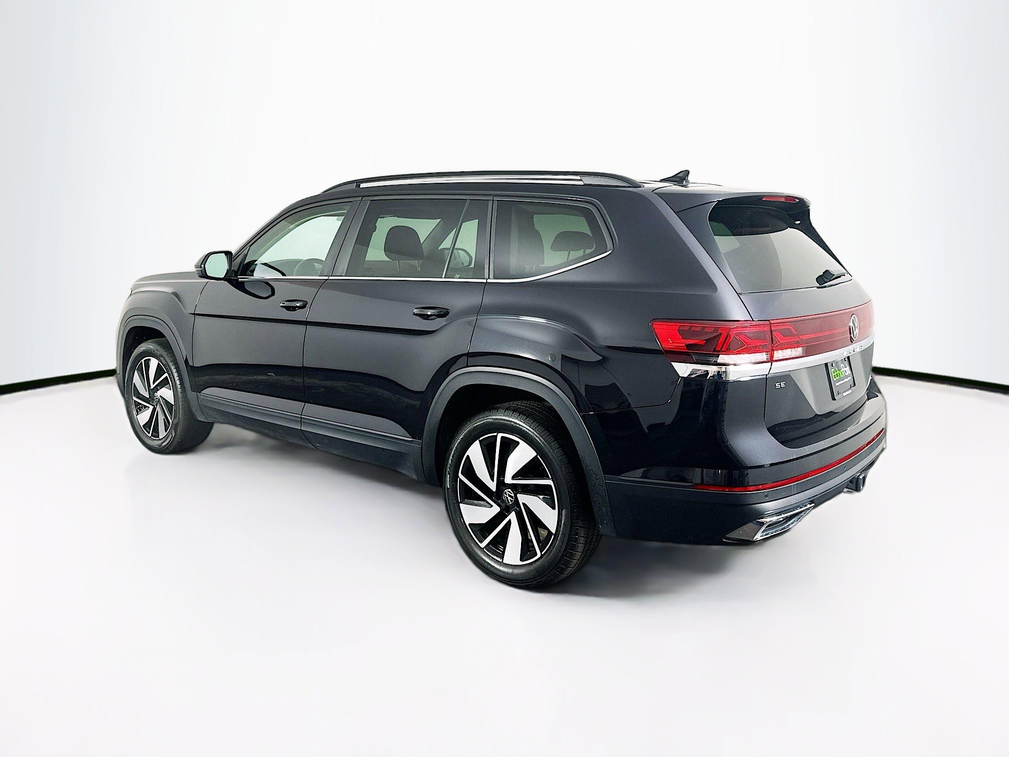Used 2025 Volkswagen Atlas SE image 5