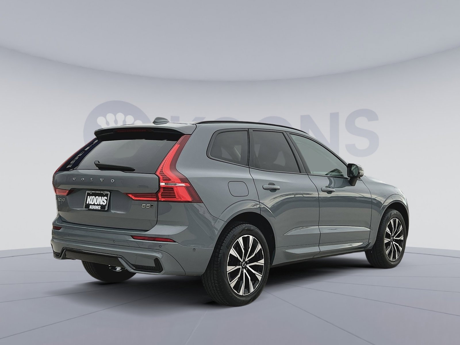 Certified 2023 Volvo XC60 B5 Plus w/ Climate Package image 7