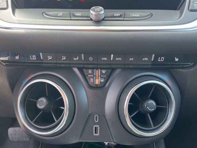 Used 2025 Chevrolet Blazer LT FWD image 26