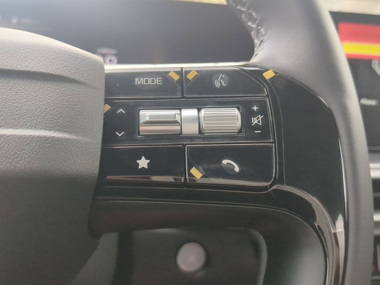 New 2026 Kia Sorento LX FWD image 26