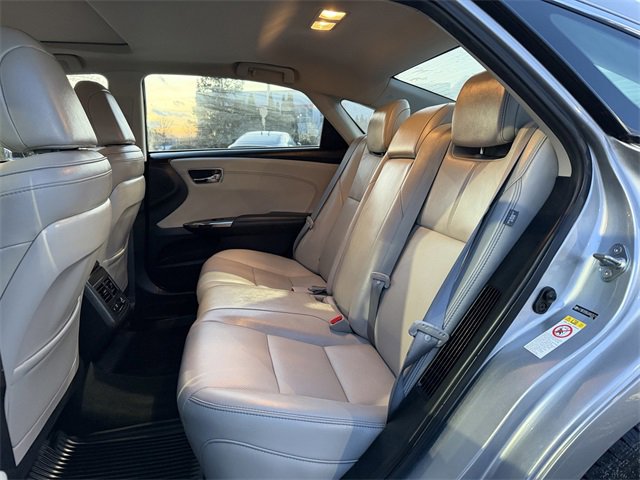 Used 2018 Toyota Avalon Limited image 15