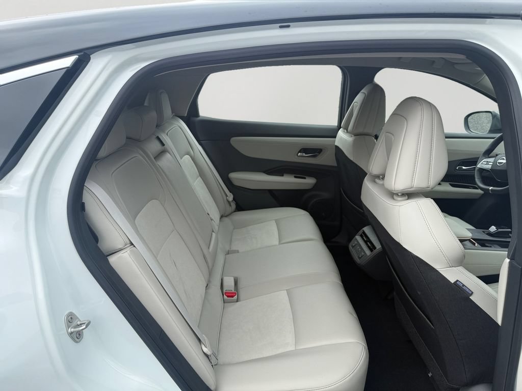 Used 2023 Nissan Ariya FWD image 12