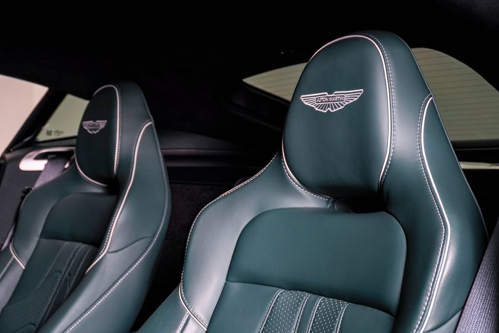 Used 2025 Aston Martin V8 Vantage Coupe RWD image 22
