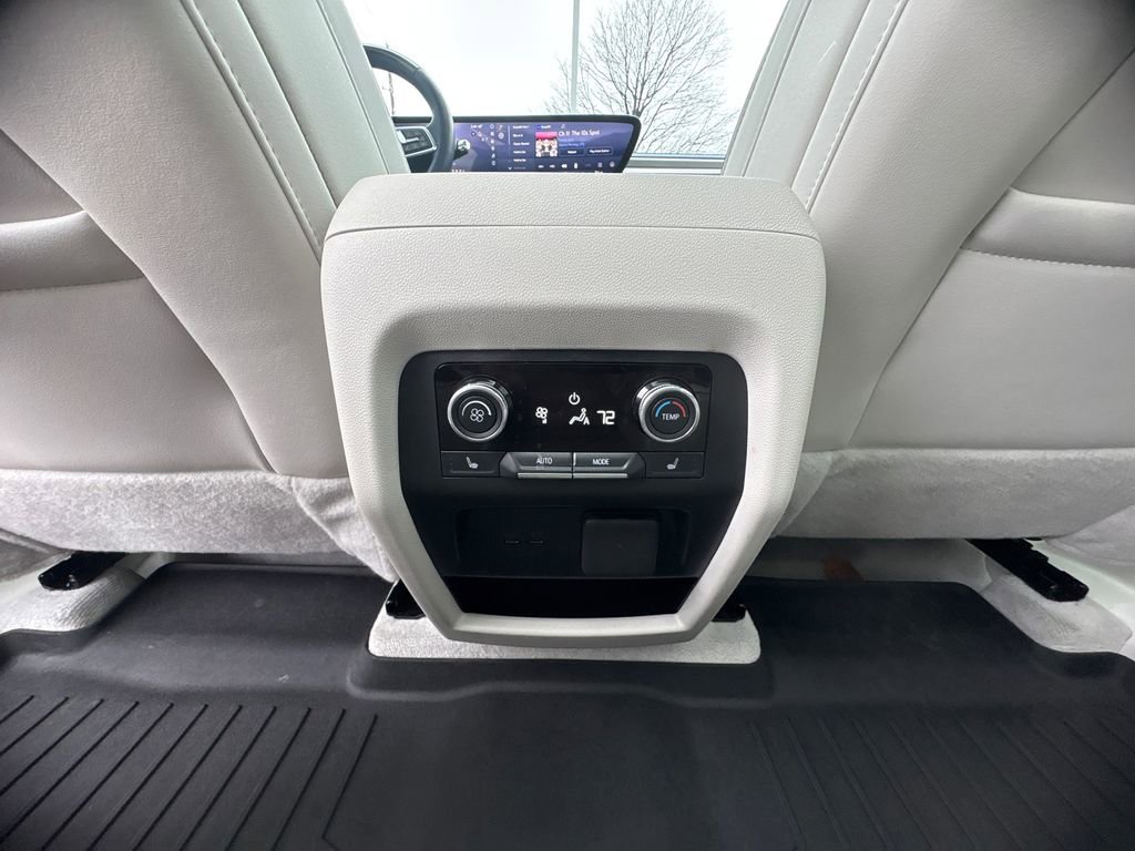 Used 2025 Buick Enclave Avenir w/ Super Cruise Package image 12