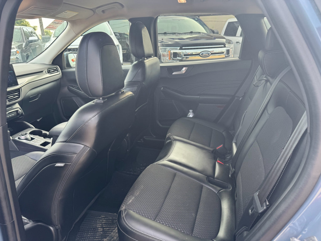 Used 2023 Ford Escape SE image 12