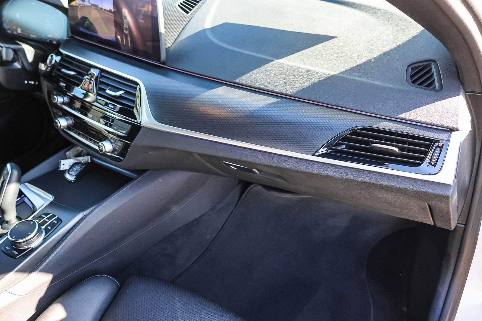 Used 2023 BMW 530i w/ M Sport Package image 19