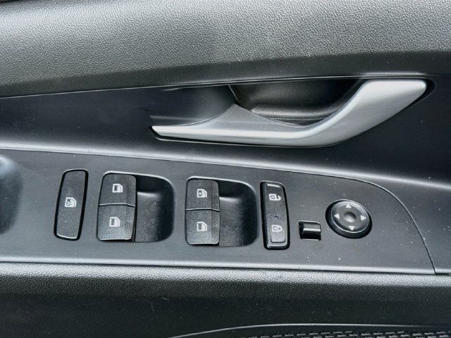 Used 2023 Hyundai Elantra SEL w/ Convenience Package FWD image 19