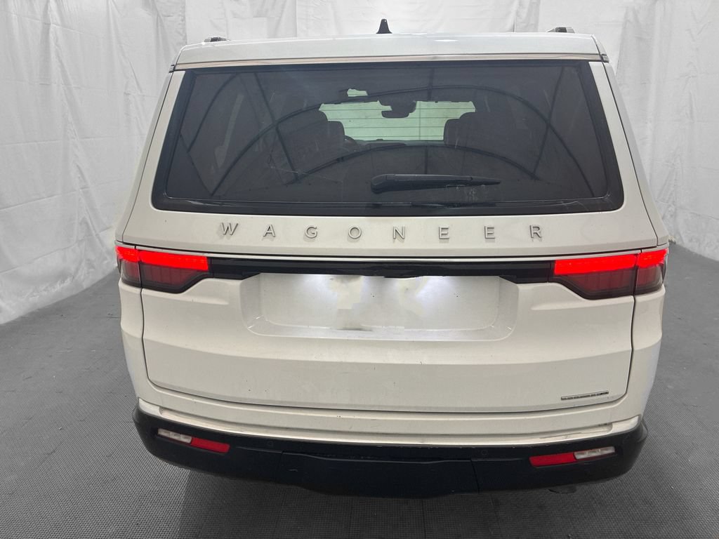 Used 2024 Jeep Wagoneer Series III AWD/4WD image 6