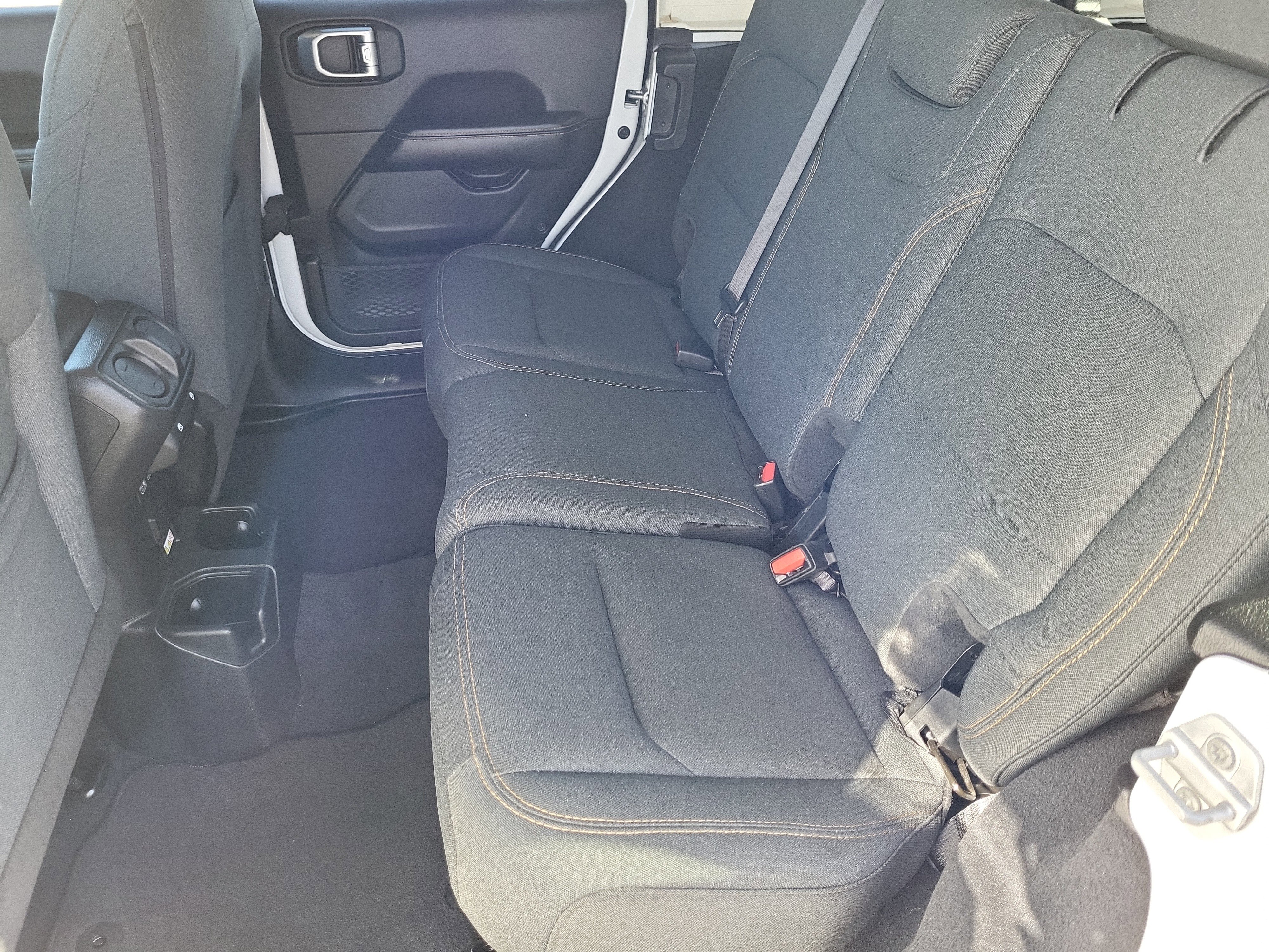 Used 2025 Jeep Wrangler Sahara image 22