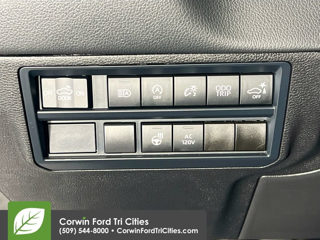 Used 2025 Toyota Tundra Limited AWD/4WD image 18