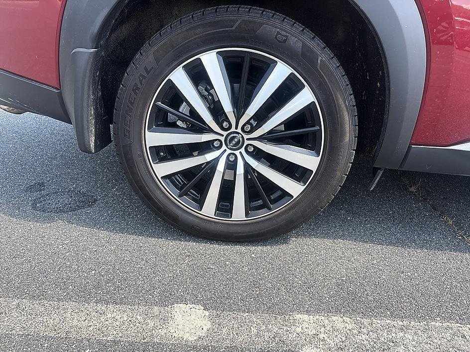 Certified 2023 Nissan Pathfinder Platinum AWD/4WD image 12