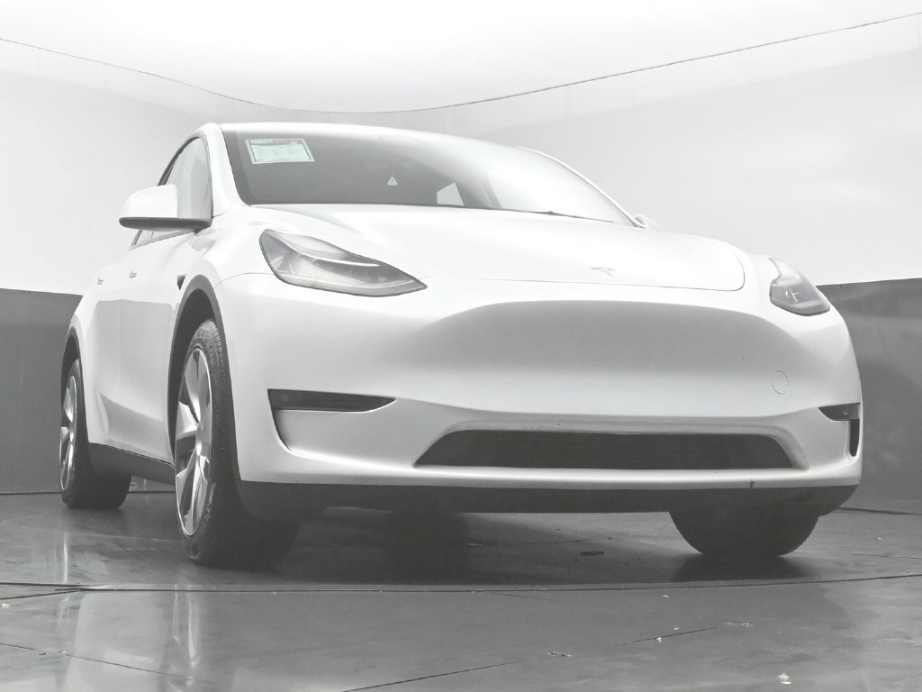 Used 2023 Tesla Model Y Long Range AWD/4WD image 42