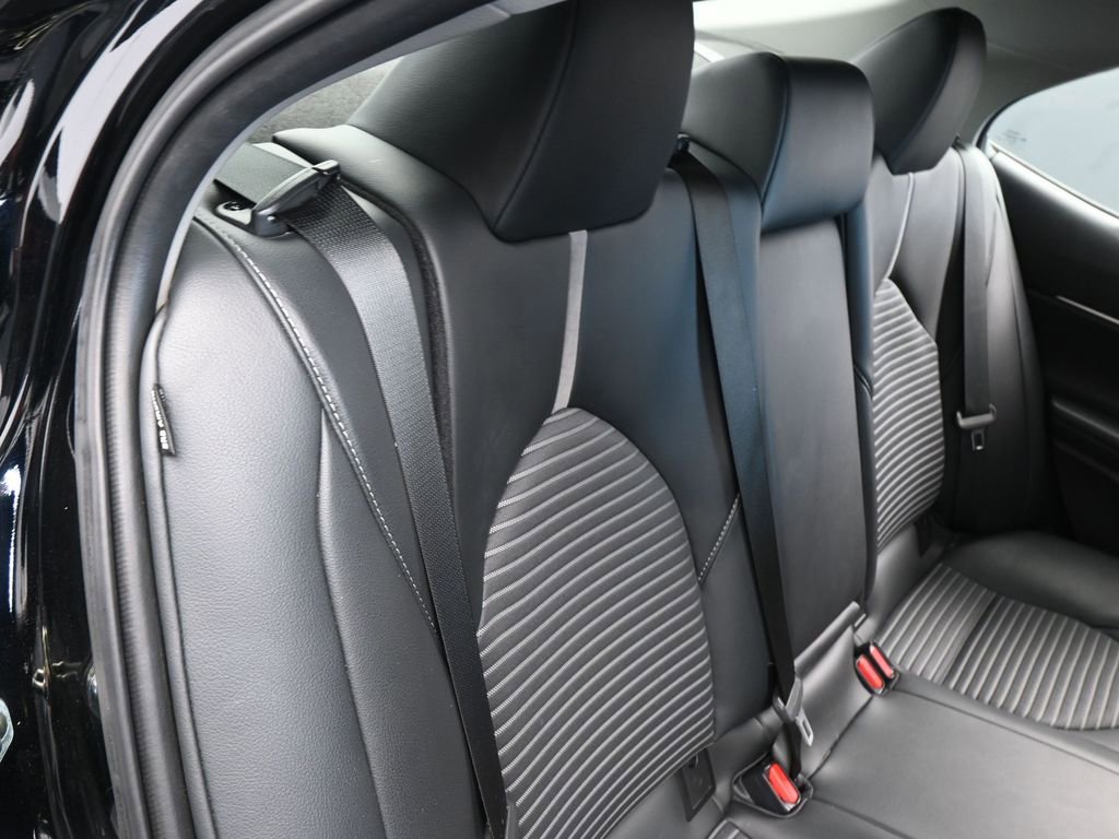 Used 2020 Toyota Camry SE image 34