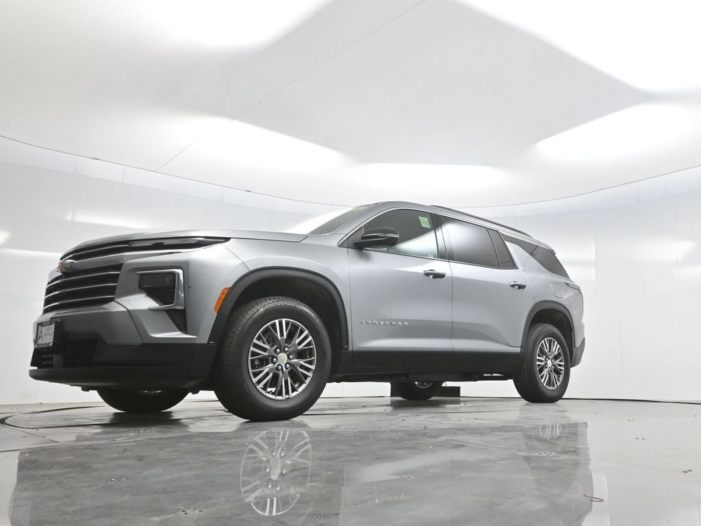 Used 2025 Chevrolet Traverse LT AWD/4WD image 56