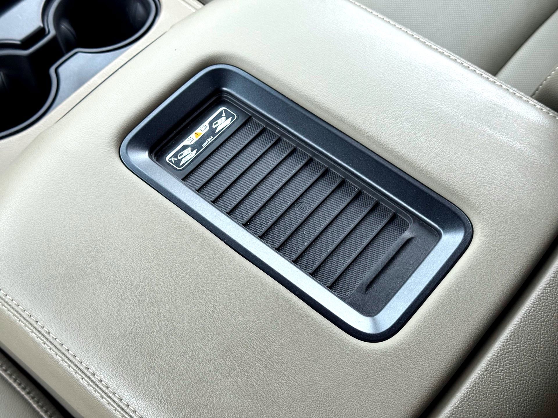 Used 2017 GMC Yukon SLT w/ Open Road Package image 30