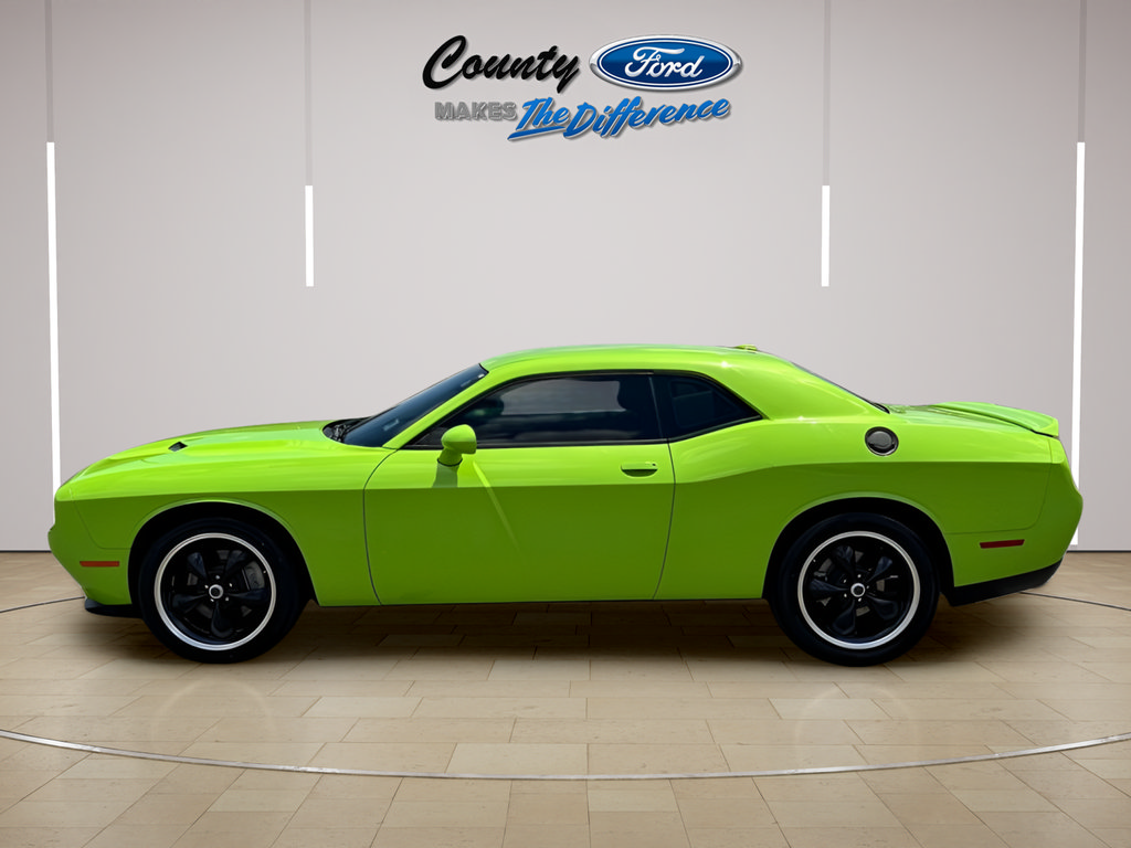 Used 2015 Dodge Challenger R/T Plus RWD image 3