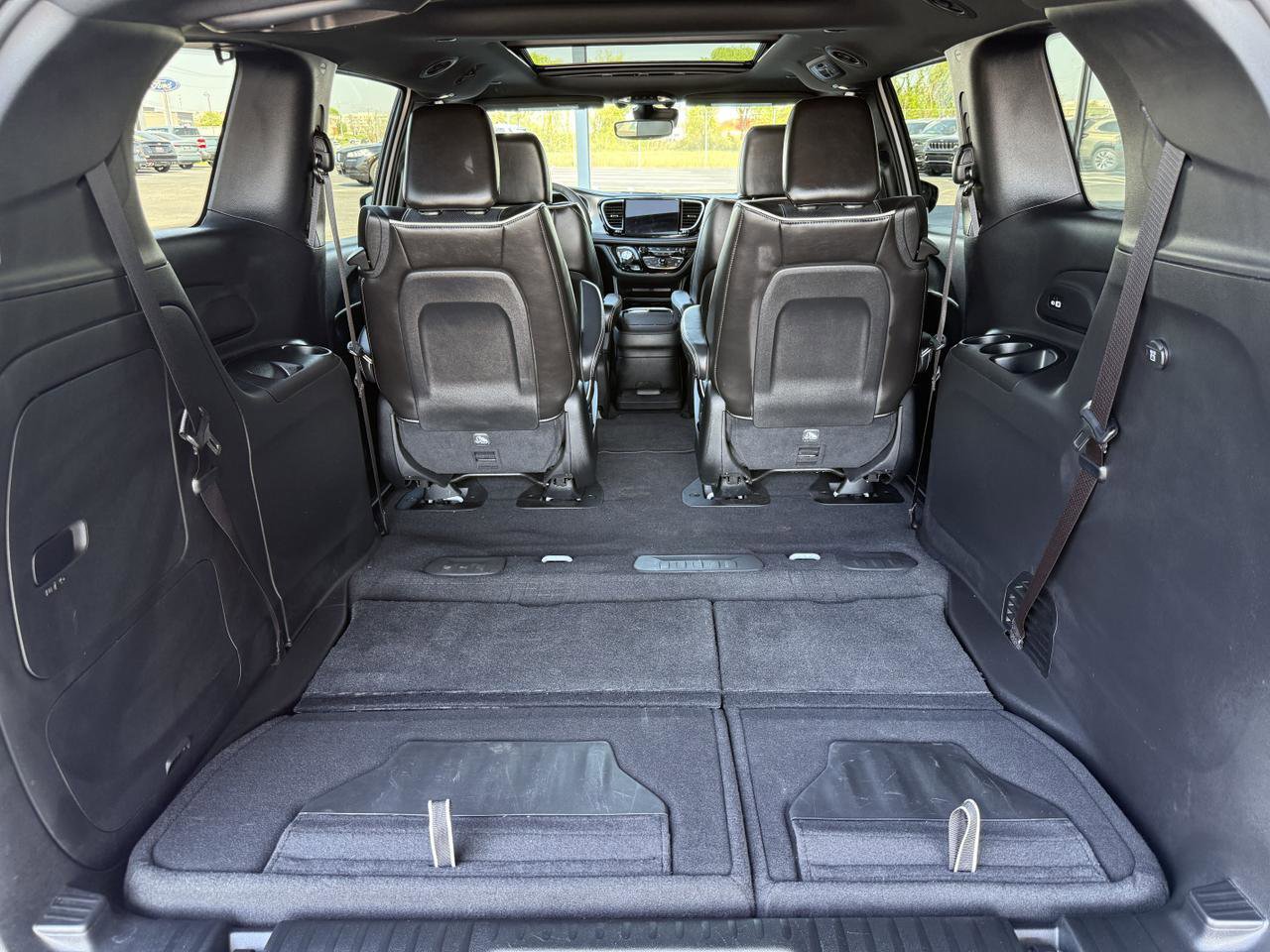 Used 2023 Chrysler Pacifica Limited w/ S Appearance Package FWD image 48