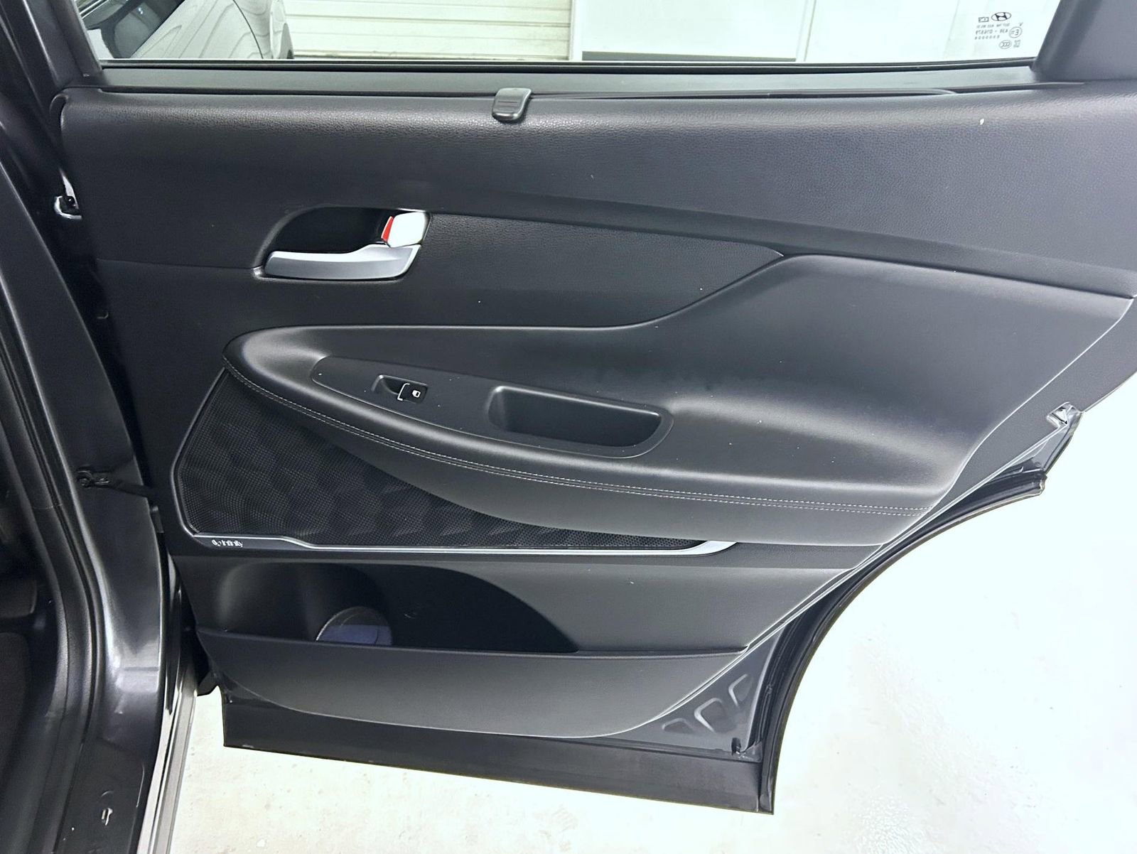 Used 2020 Hyundai Santa Fe SEL w/ Convenience + Premium Package image 17