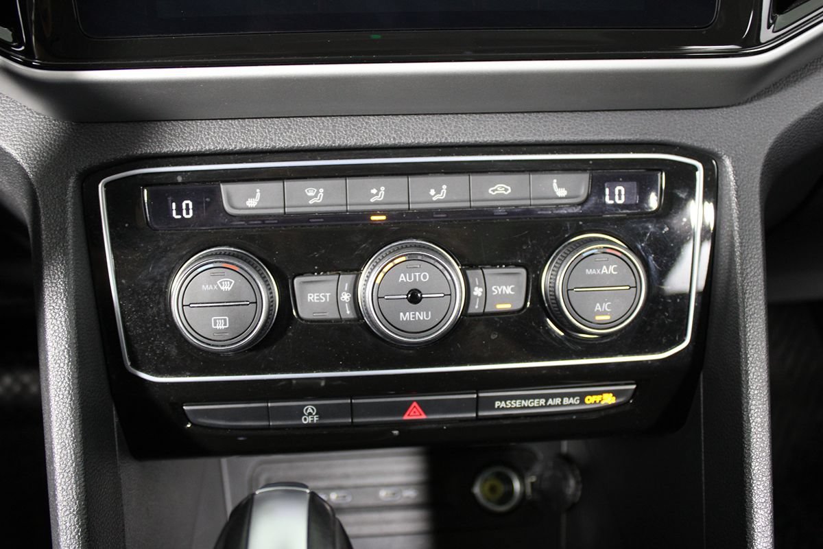 Used 2023 Volkswagen Atlas SE w/ Panoramic Sunroof Package FWD image 21