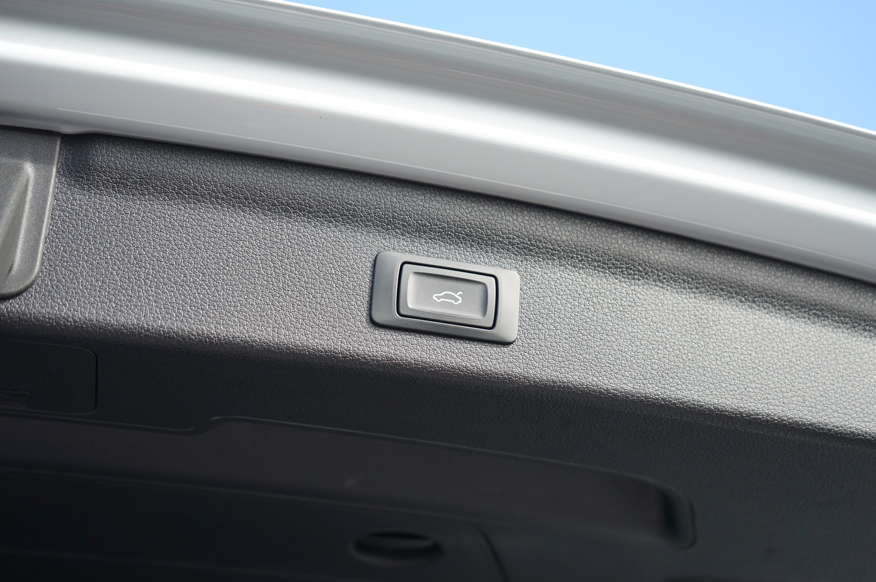 Used 2022 Audi Q3 2.0T Premium w/ Convenience Package image 13