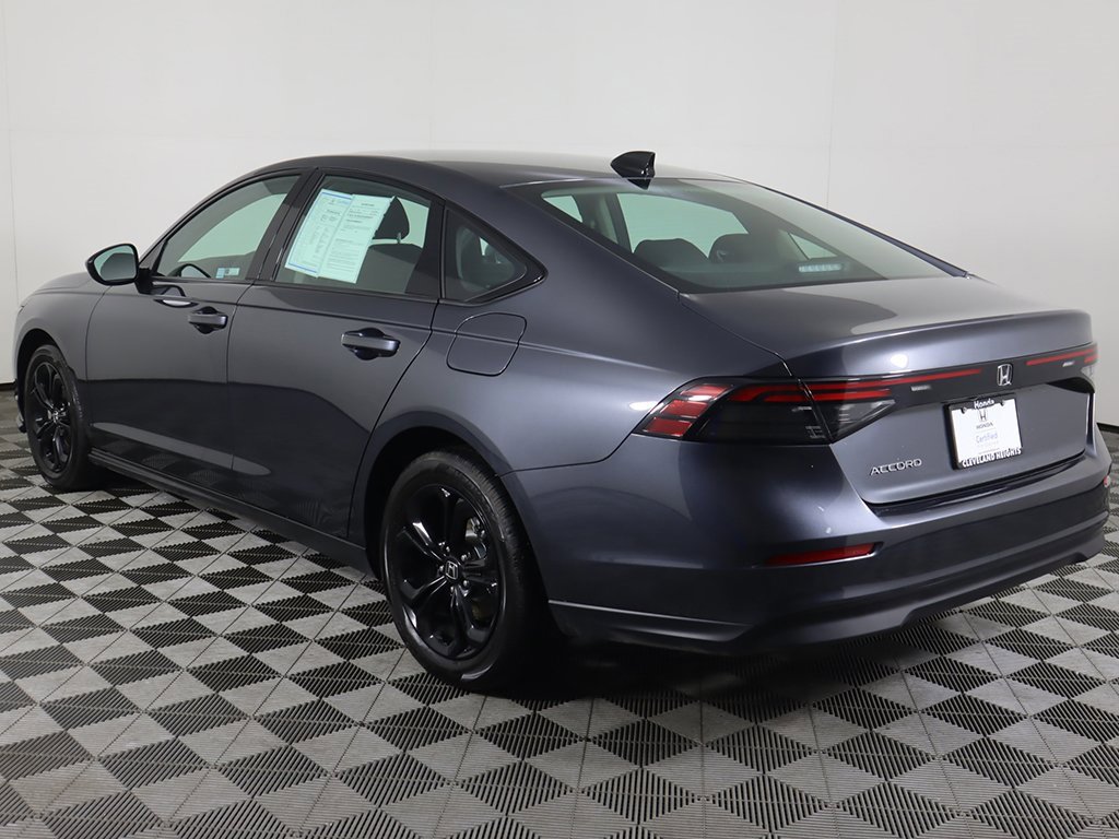 Certified 2025 Honda Accord SE image 9