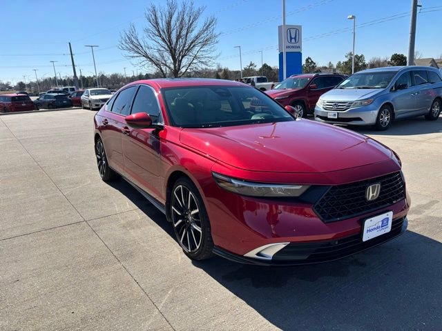 Used 2025 Honda Accord Touring image 3