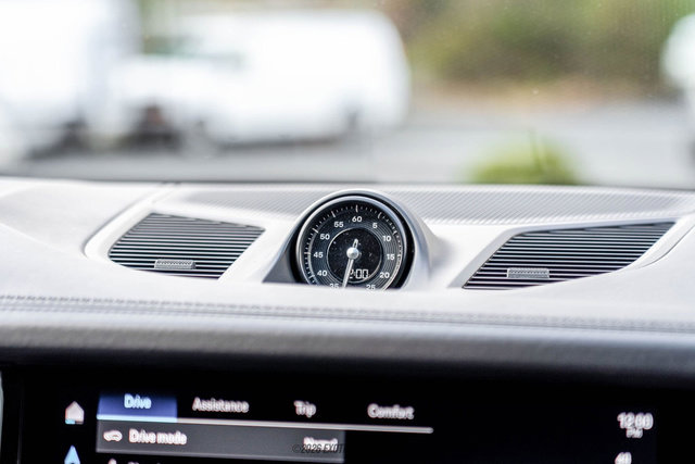 Used 2024 Porsche Cayenne S image 64