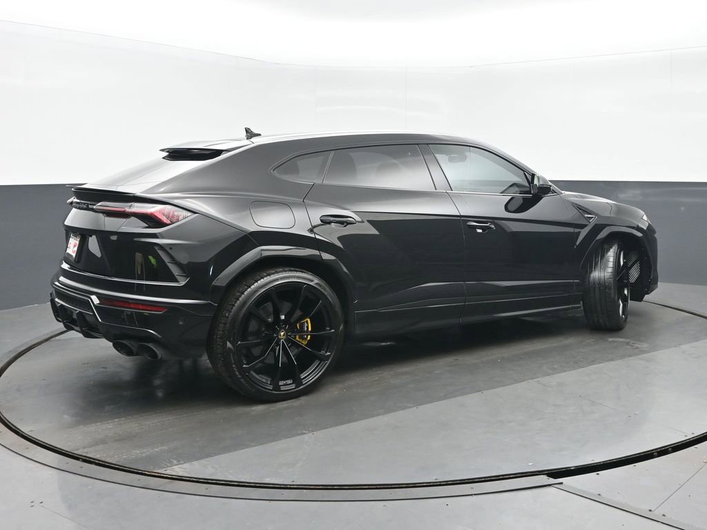Used 2019 Lamborghini Urus image 3