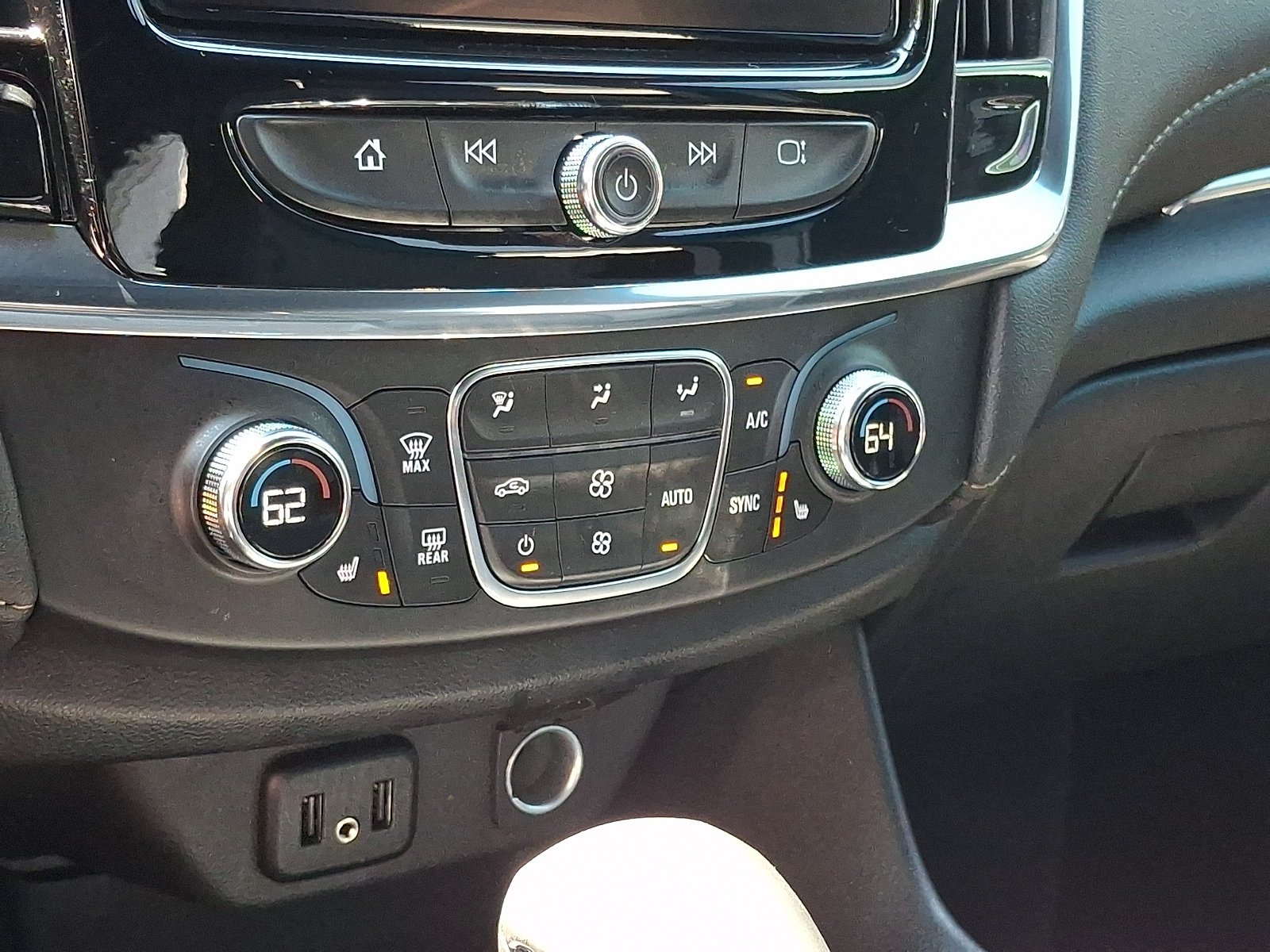 Certified 2023 Chevrolet Traverse LT AWD/4WD image 17