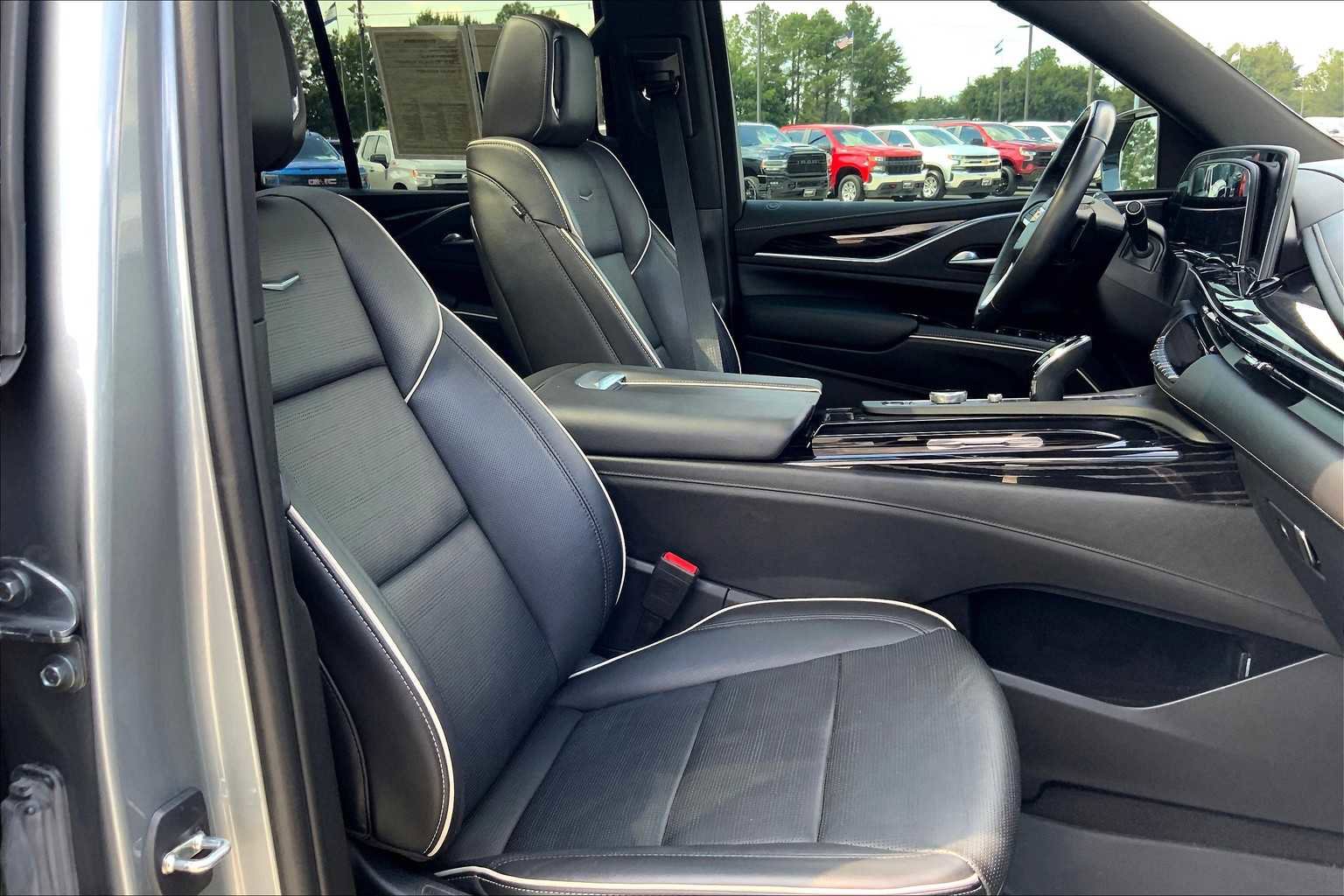 Used 2023 Cadillac Escalade Sport image 8