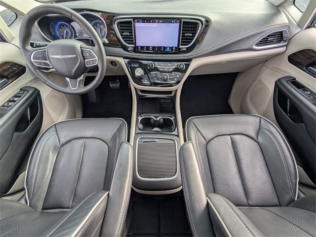 Used 2023 Chrysler Pacifica Limited image 52