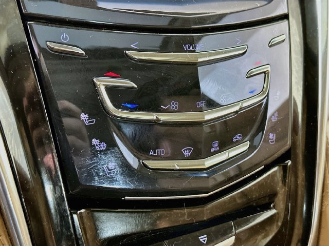 Used 2016 Cadillac Escalade Platinum AWD/4WD image 22