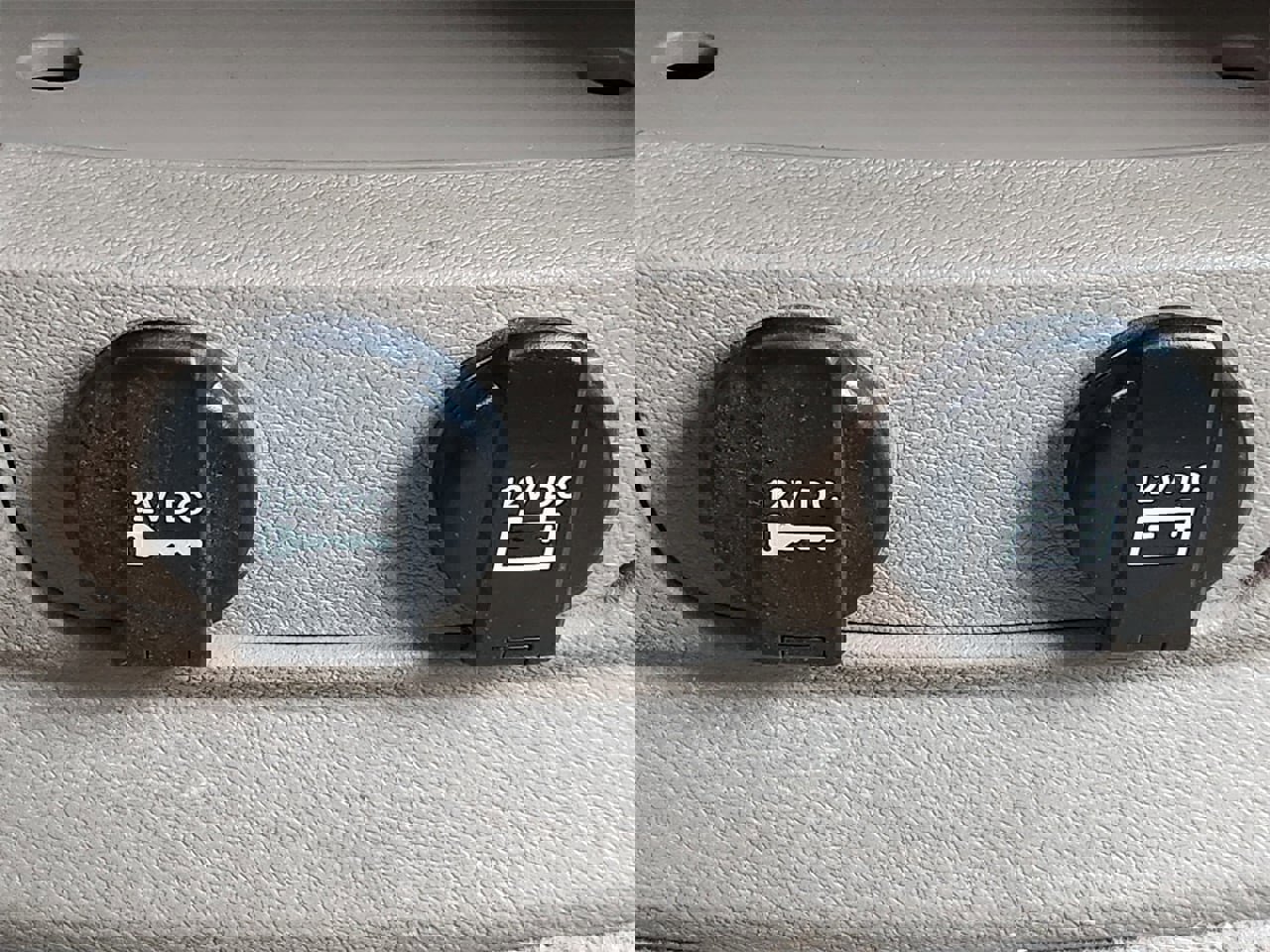 Used 2011 Chrysler Town & Country Touring-L image 20